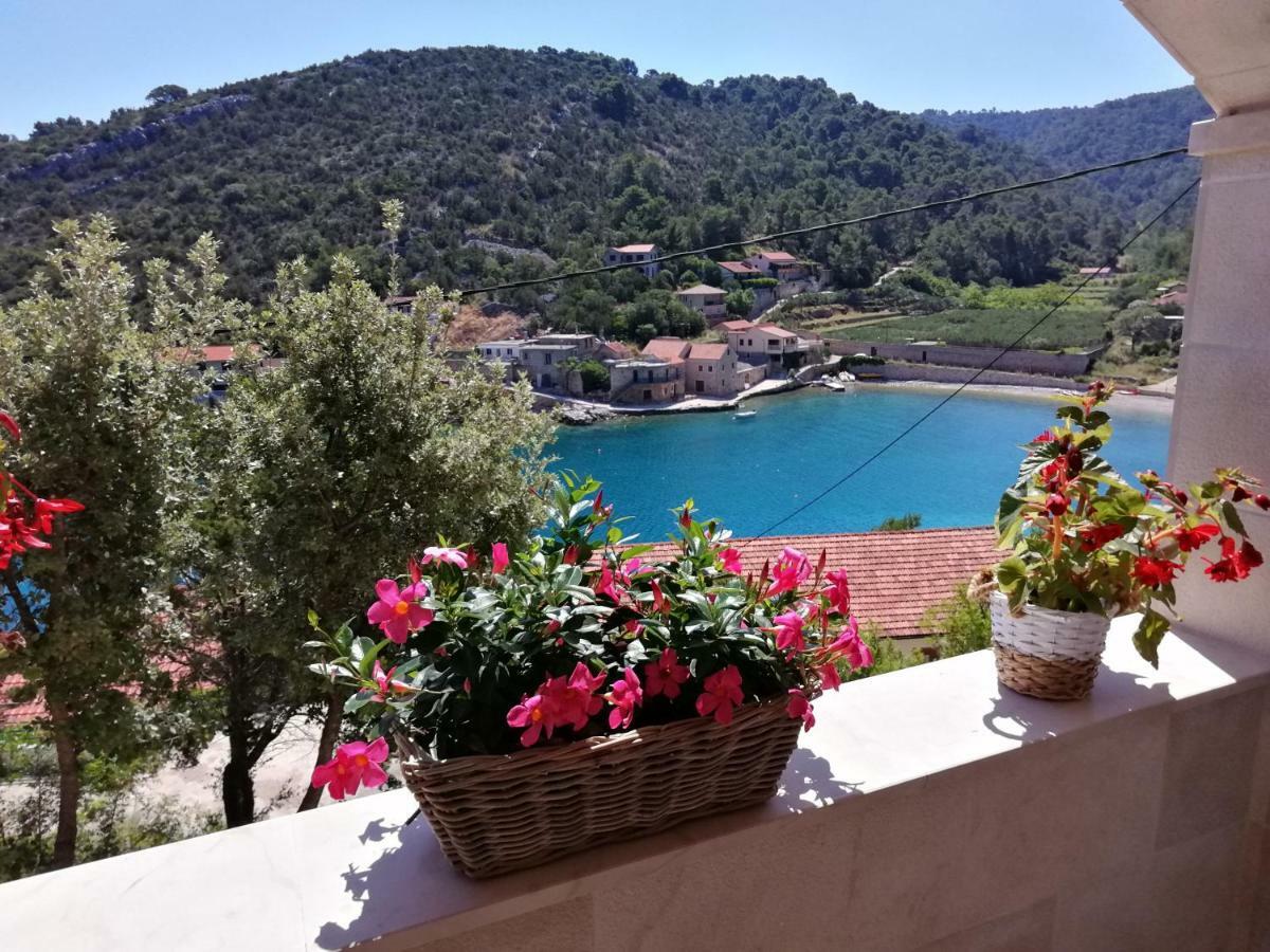 Appartementhaus Elena Jelsa  Εξωτερικό φωτογραφία