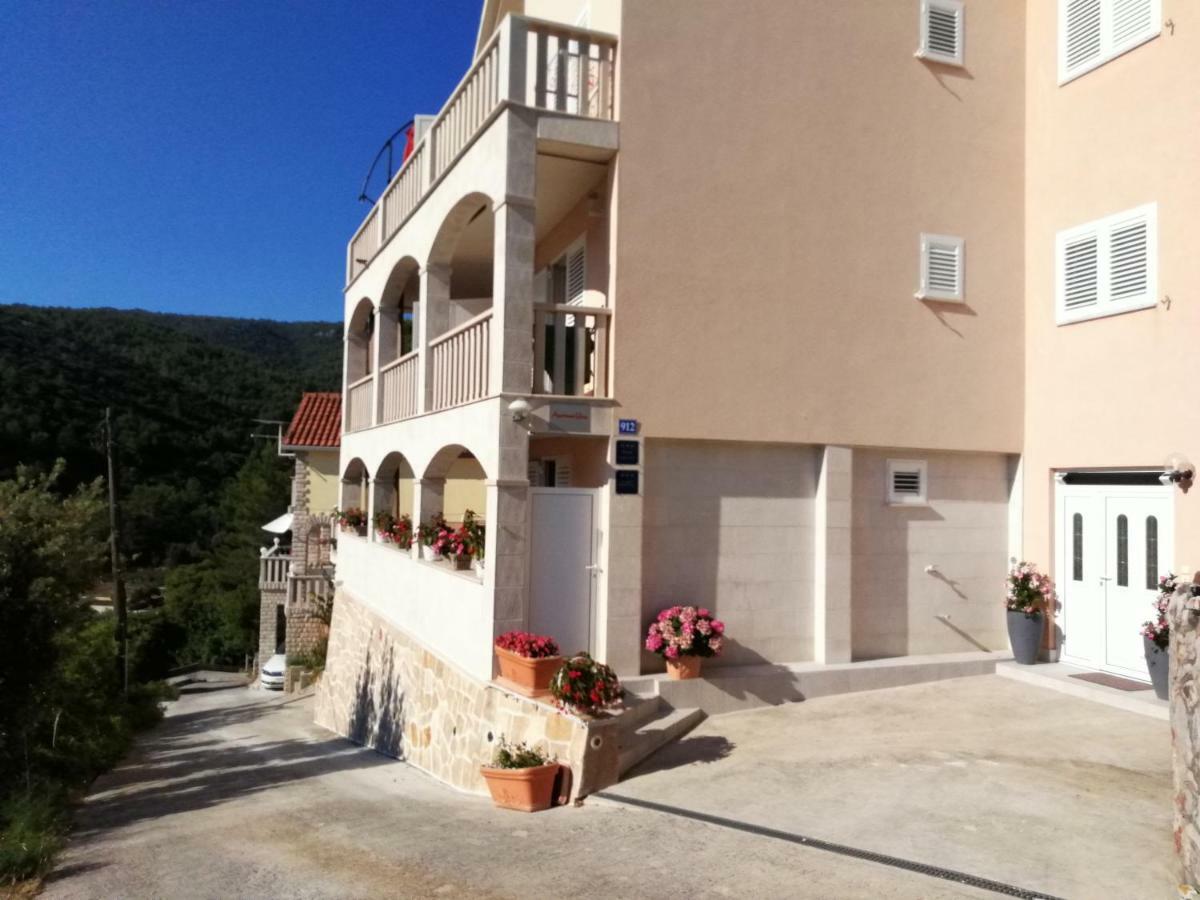 Appartementhaus Elena Jelsa  Εξωτερικό φωτογραφία