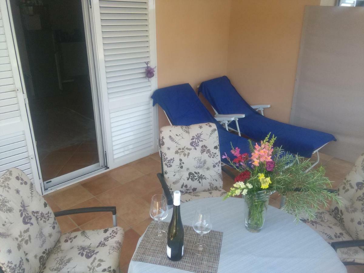 Appartementhaus Elena Jelsa  Εξωτερικό φωτογραφία