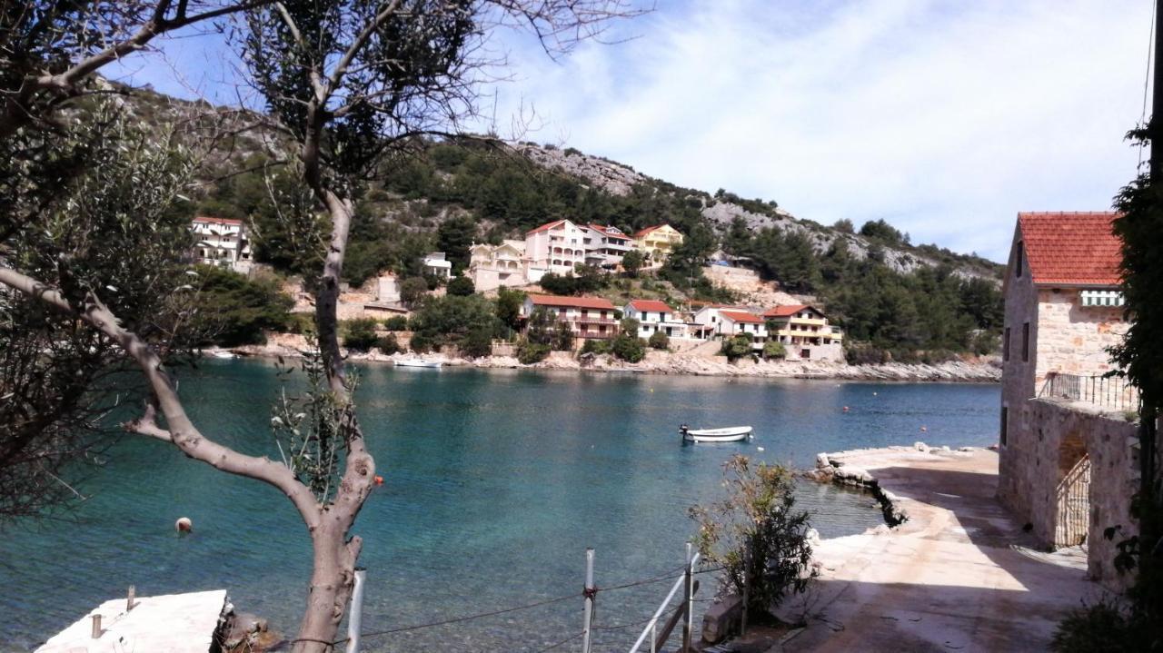 Appartementhaus Elena Jelsa  Εξωτερικό φωτογραφία